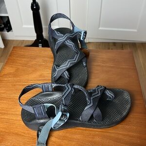 Women’s Chaco Sandal Z/2 Black Navy Gray Size 8 waterproof adventure hiking shoe